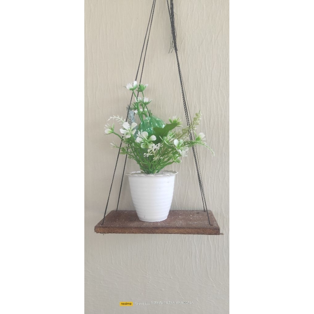 Hiasan Dinding Pot Bunga Plastik