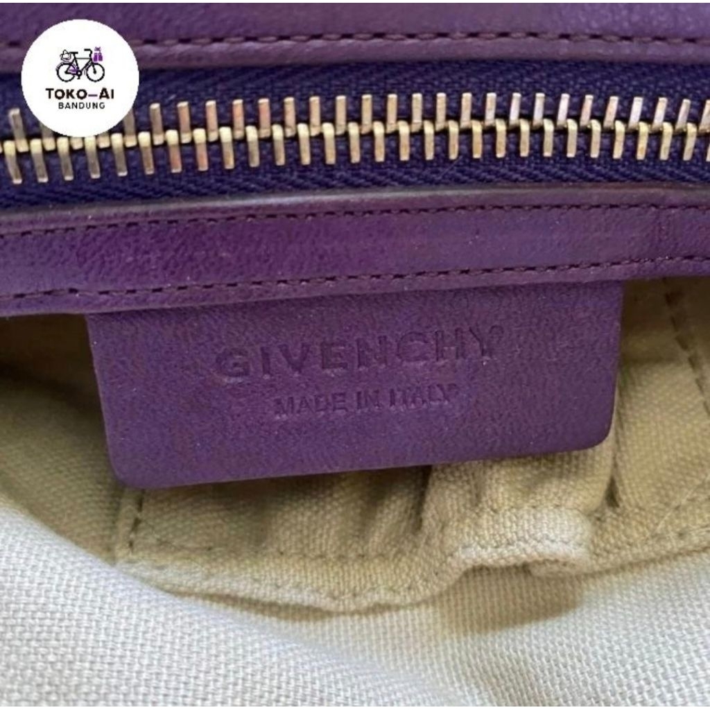 Tas selempang  kulit purple (ungu) GIVENCHI (PL)