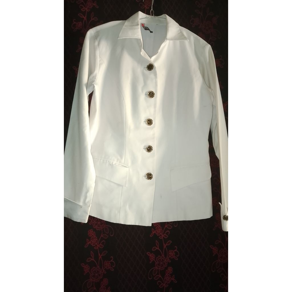 atasan baju guru putih pl