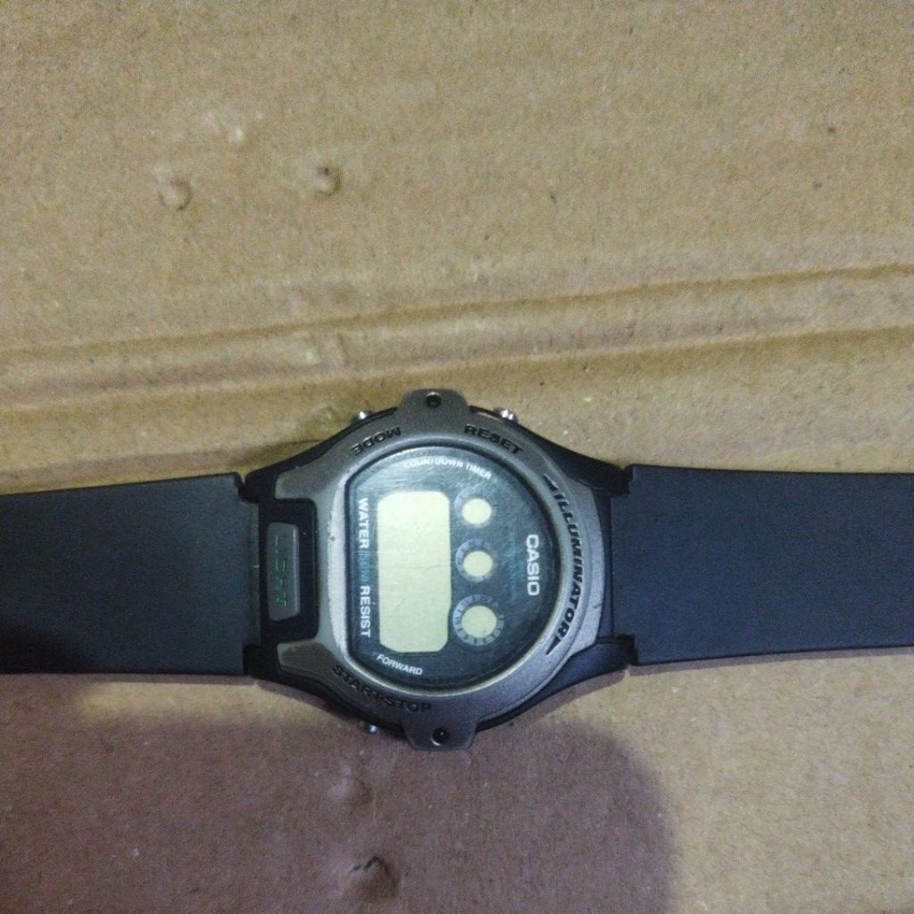 jam tangan casio 3226 LW -202H warna hitam dan merah second
