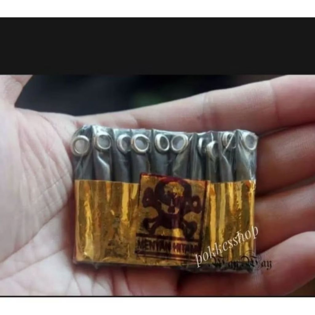 Madat Candu Anting Tengkorak