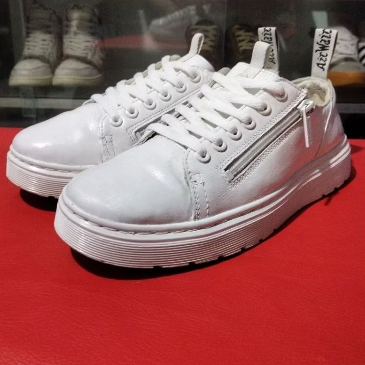 SEPATU SECOND dr Marteen CASUAL PUTIH SIZE 40