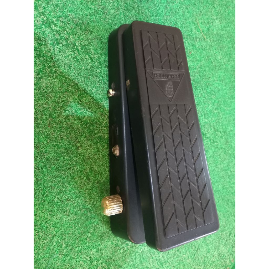 [SECOND] Pedal Wah behringer HB 01