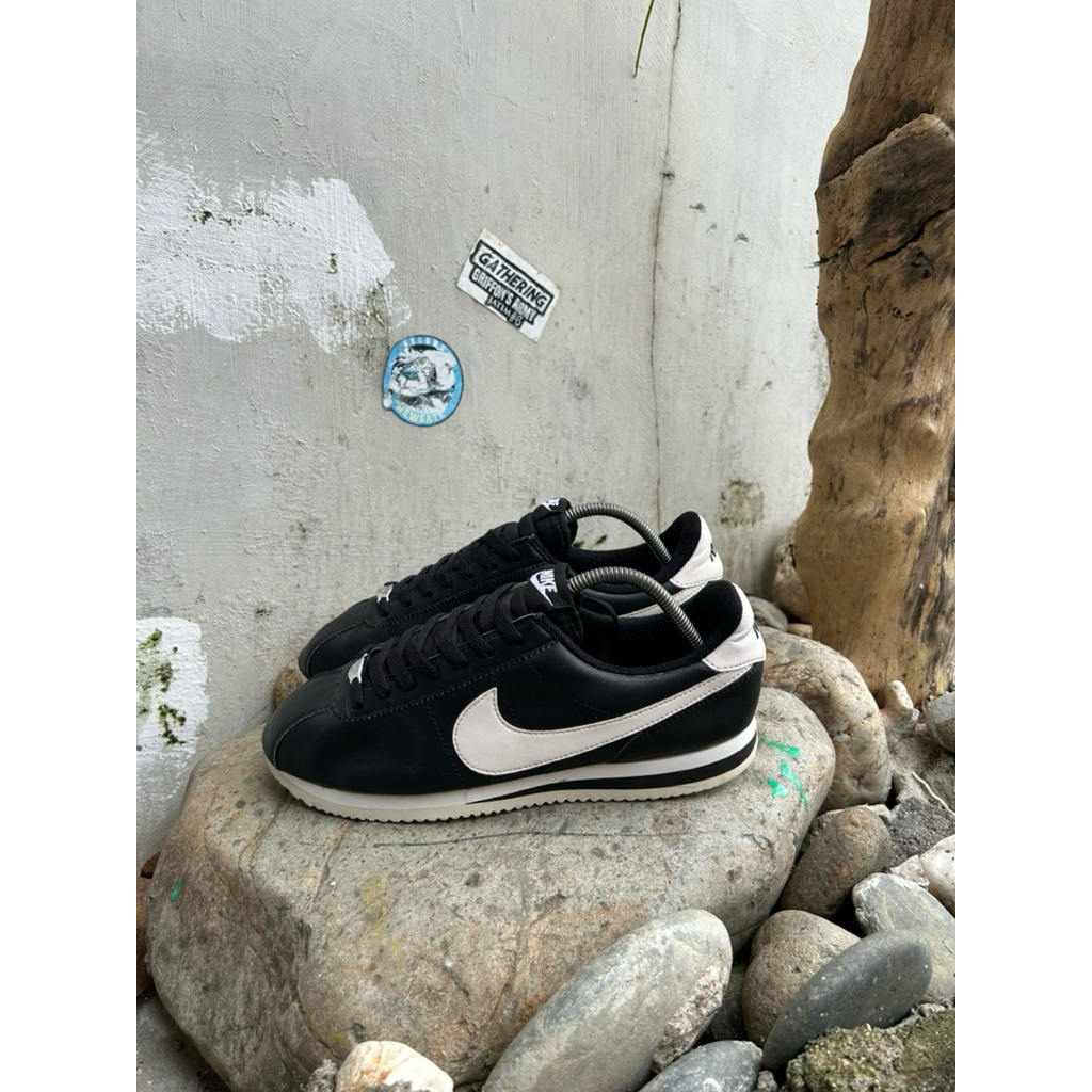 Nike Cortez Black White