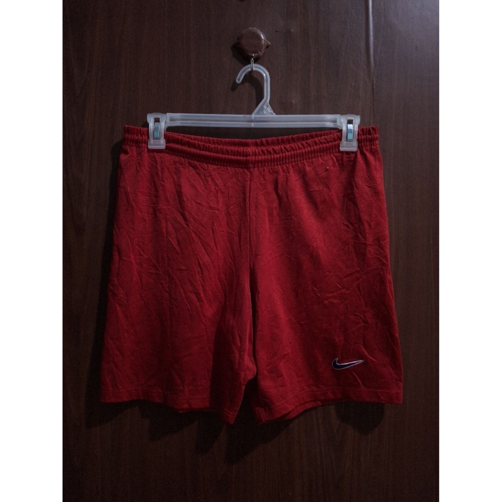 celana pendek Nike Vintage