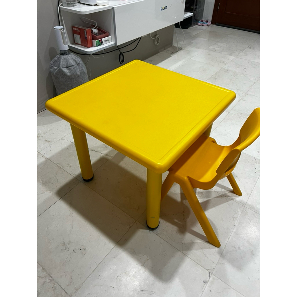 Informa meja belajar anak anak