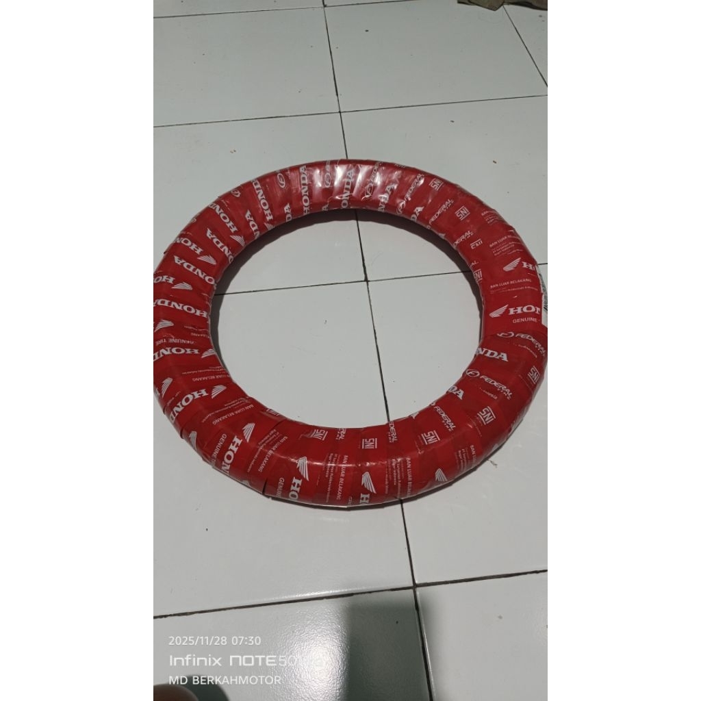 BAN LUAR TUBLES HONDA BEAT  VARIO MATIC 90/90-14