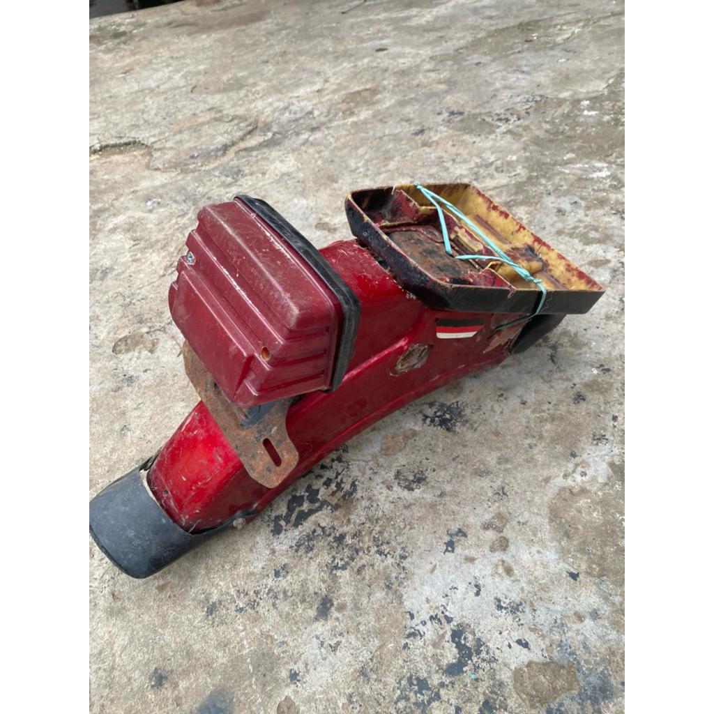 spakbor belakang honda c700 c800 supercub supercup