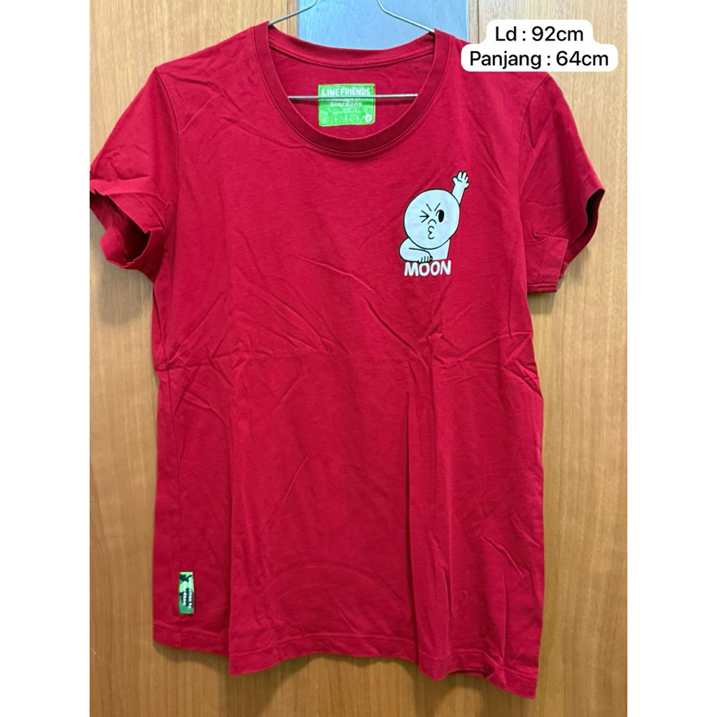BAJU KAOS MERAH LINE FRIENDS X GIORDANO ORIGINAL