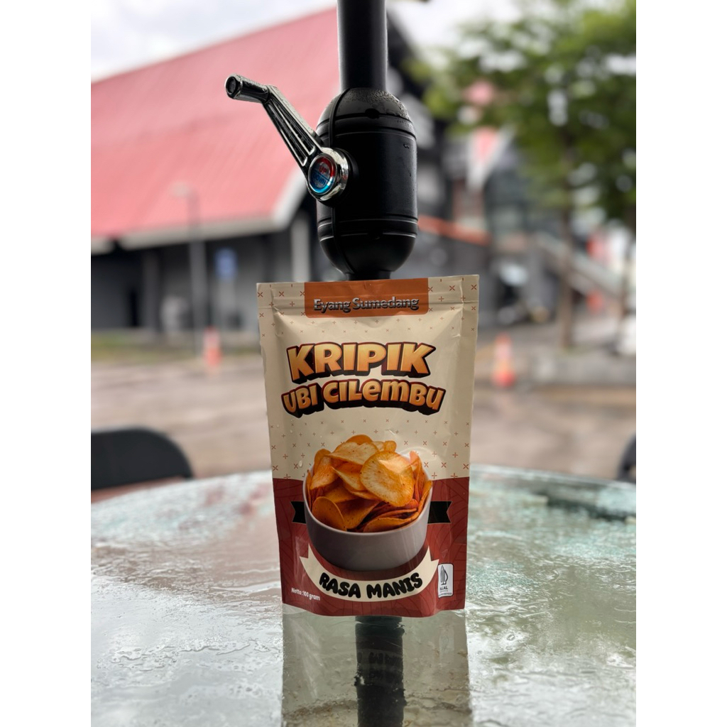 Snack(eyang Sumedang)kripik ubi celembu rasa manis renyah kriuk