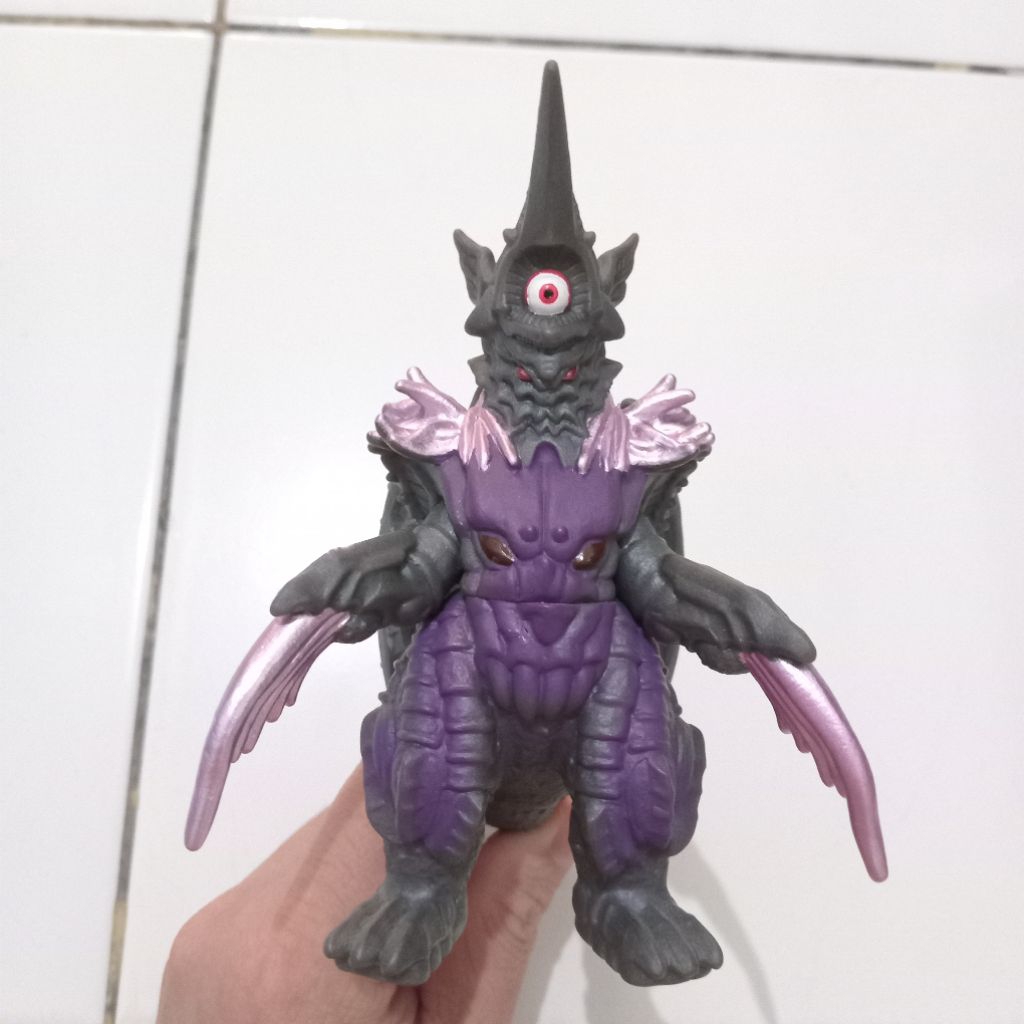 Sofubi bandai ultra monster 500 series night fang