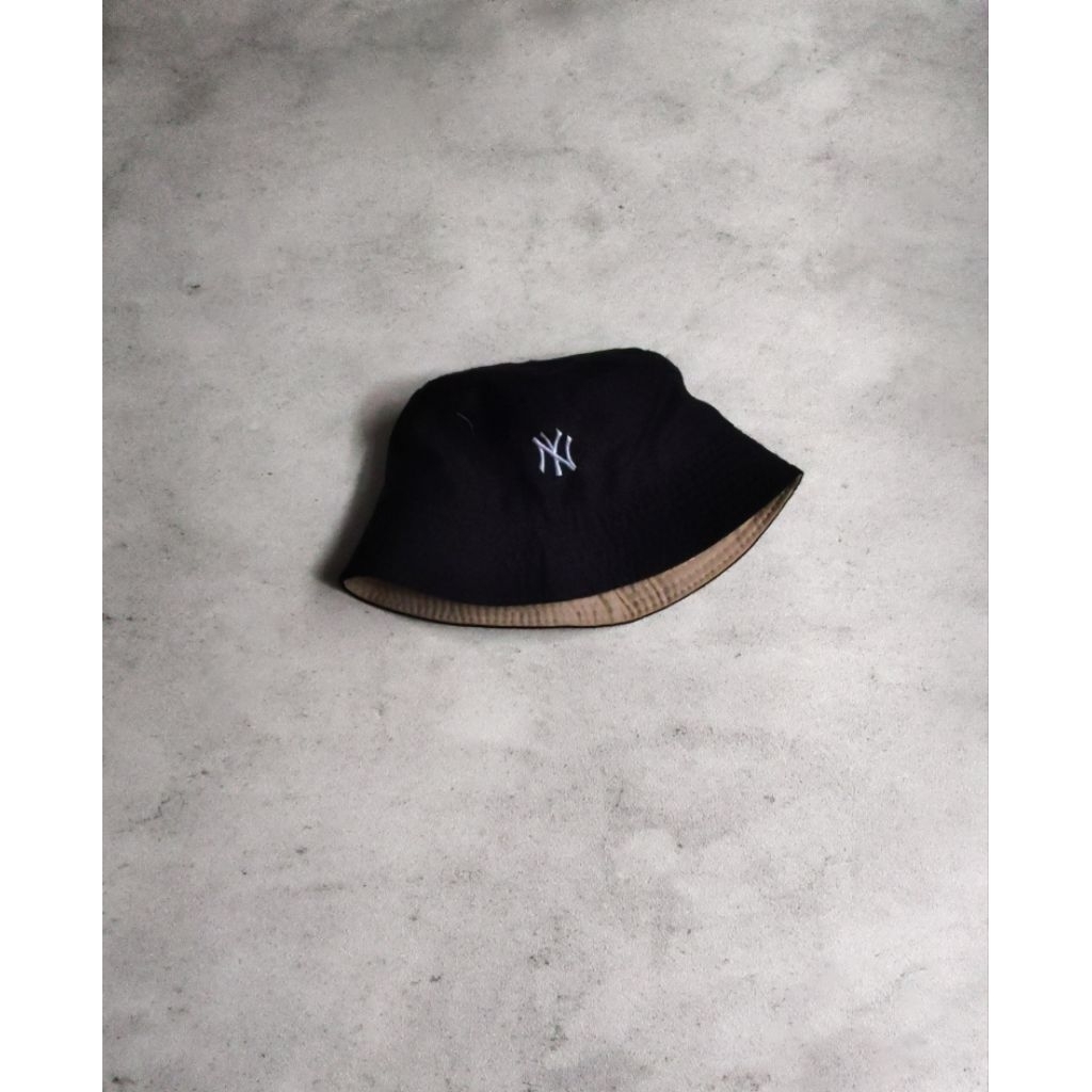 Bucket Hat NY Reversible Bolak Balik Visor Pendek