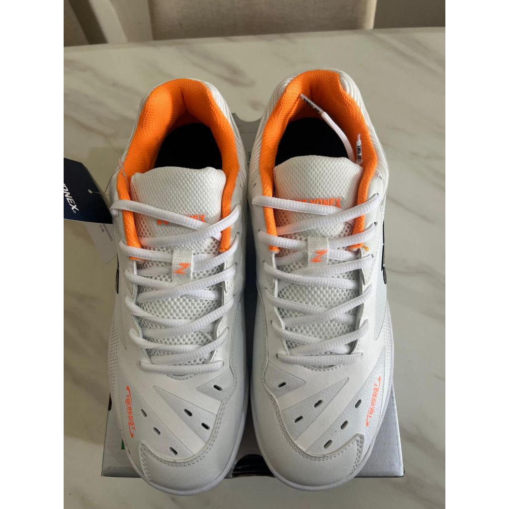 sepatu badminton Yonex SHB65Z3WEX putih orange