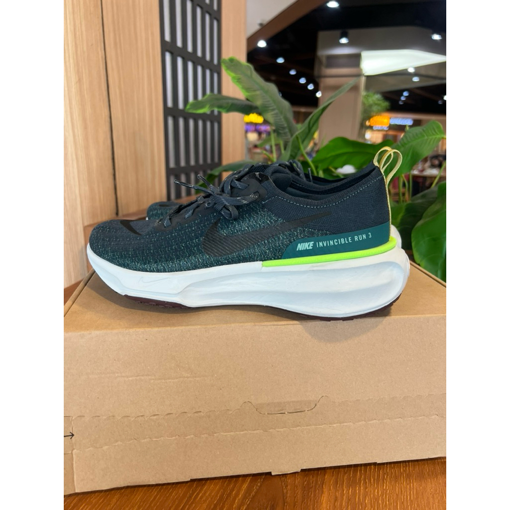 Nike Invicible Run FK 3 Armory Navy Size 42.5 Original