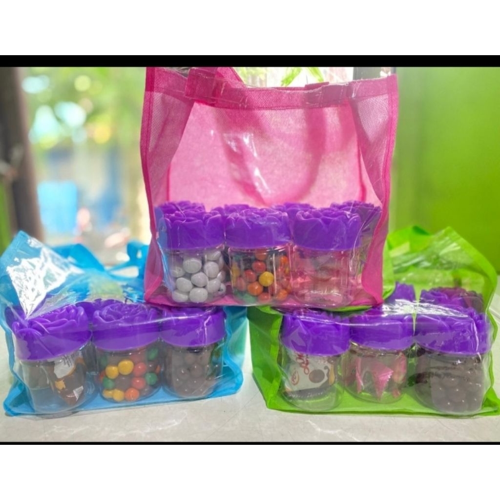 Hampers snack toples mawar ungu/aneka snack/hampers murah/ulang tahun