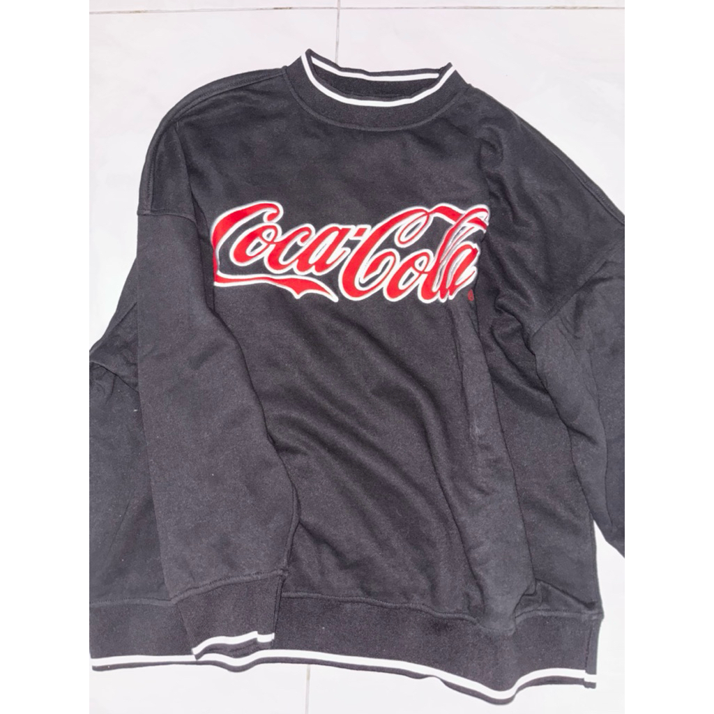 sweater hnm h&m coca cola hitam
