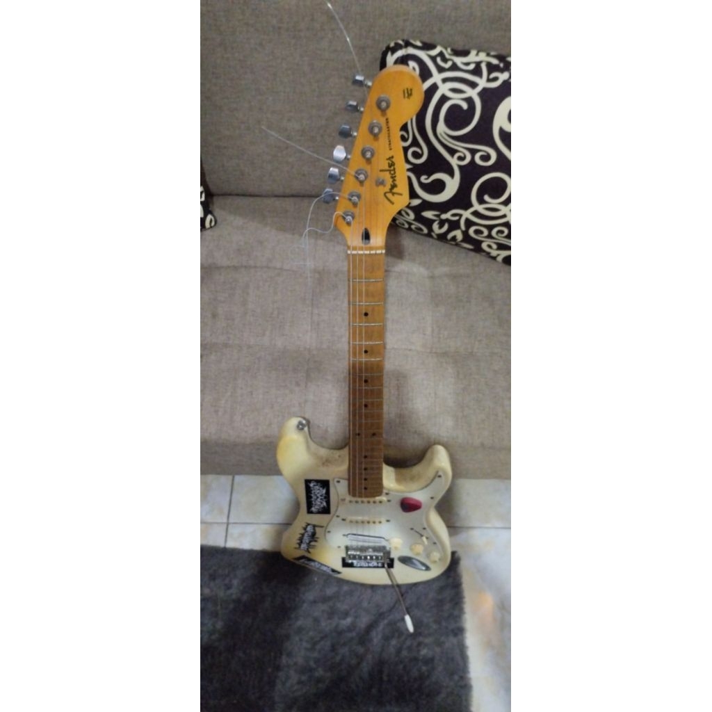 Gitar fender stratocaster custom