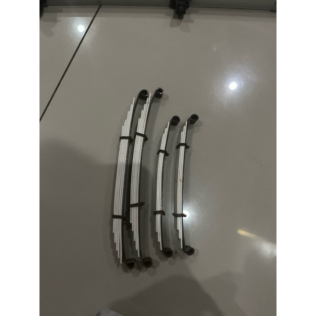 PER DAUN MINIATUR TRUK