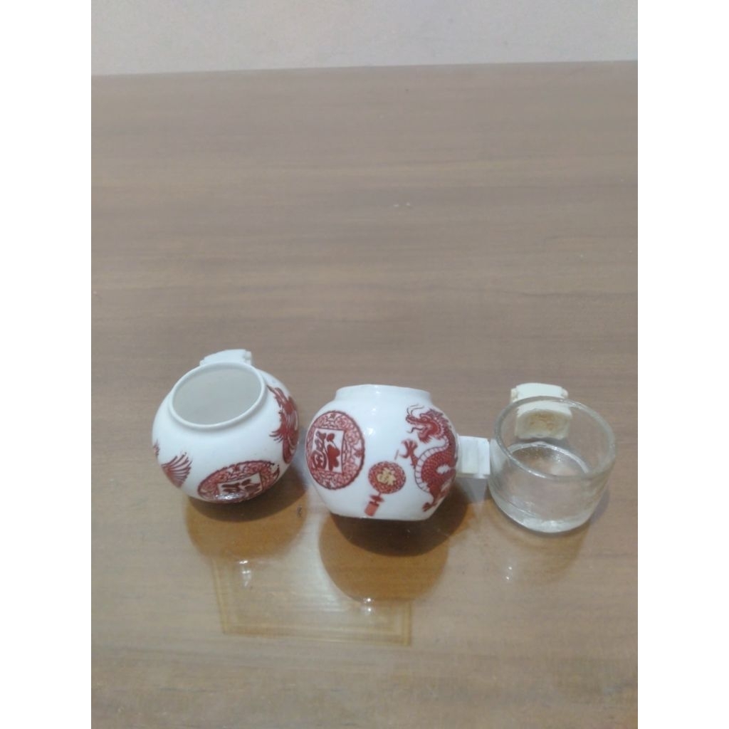 Cepuk Tempat Pakan Burung Kecil