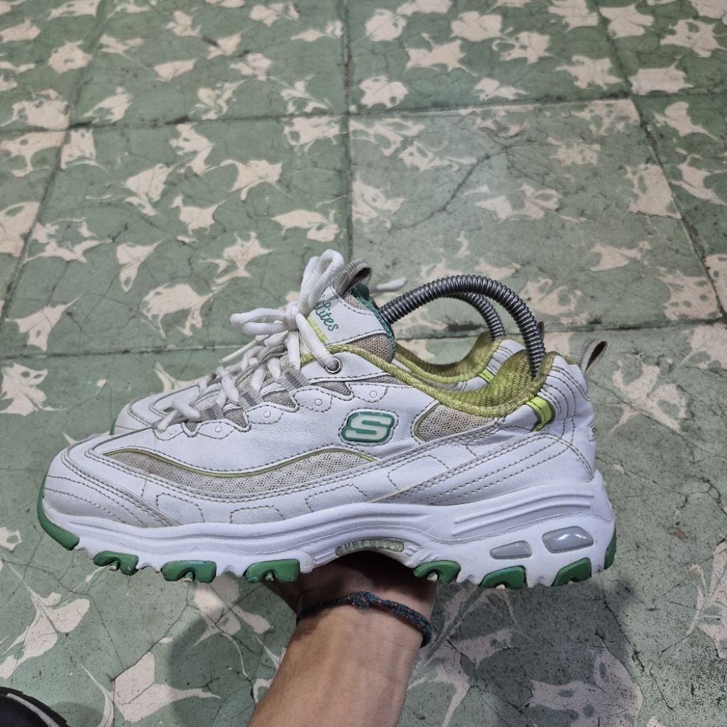 Sepatu Skechers D'Lites Wanita(39)