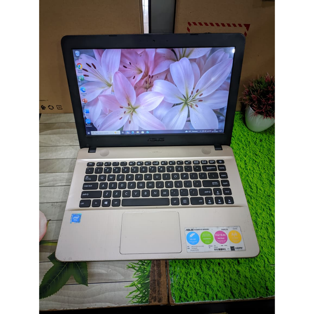 LAPTOP ASUS R411N RAM 2GB HDD 500GB CUMA RP 1 JUTAAN