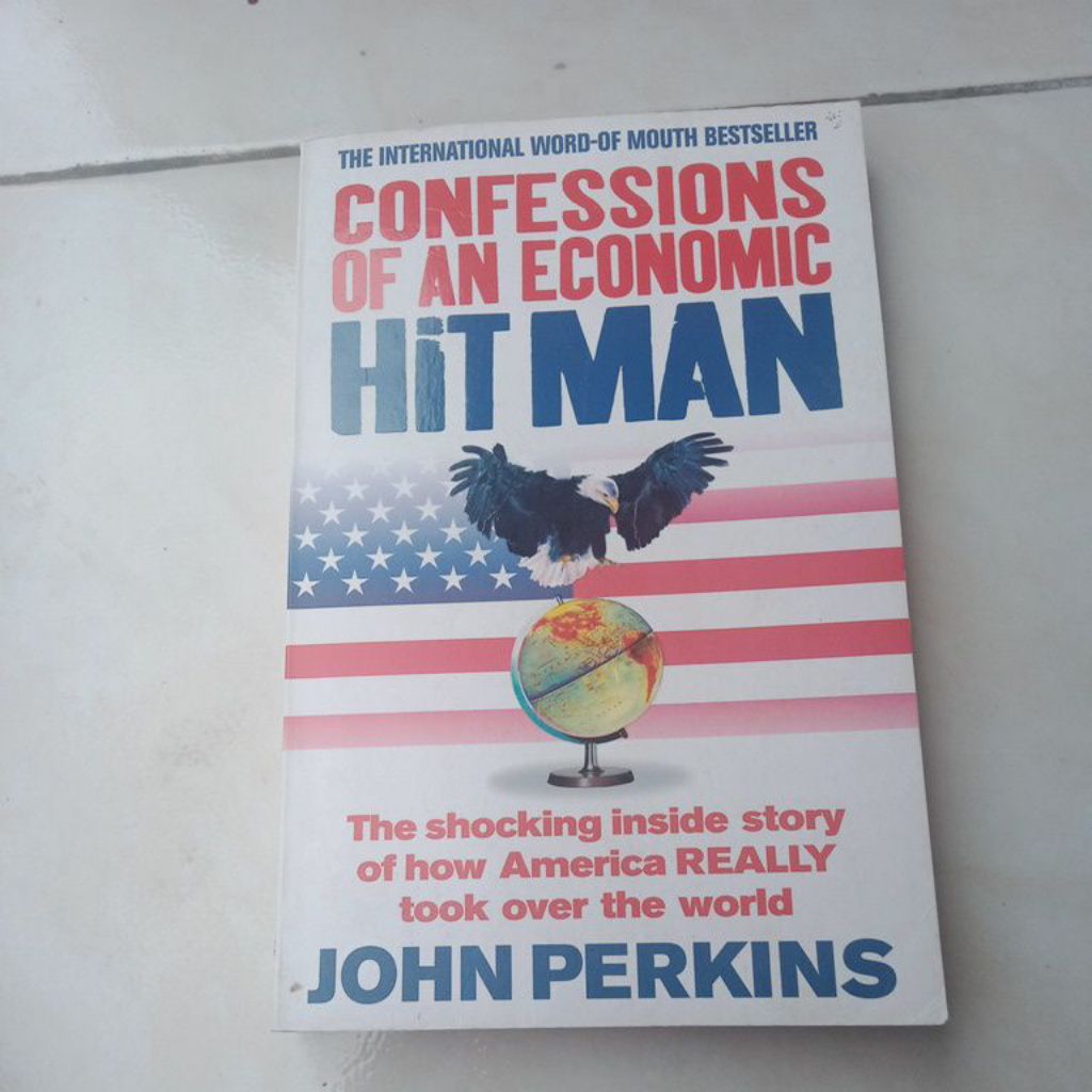 Buku Confessions of an economic hitman