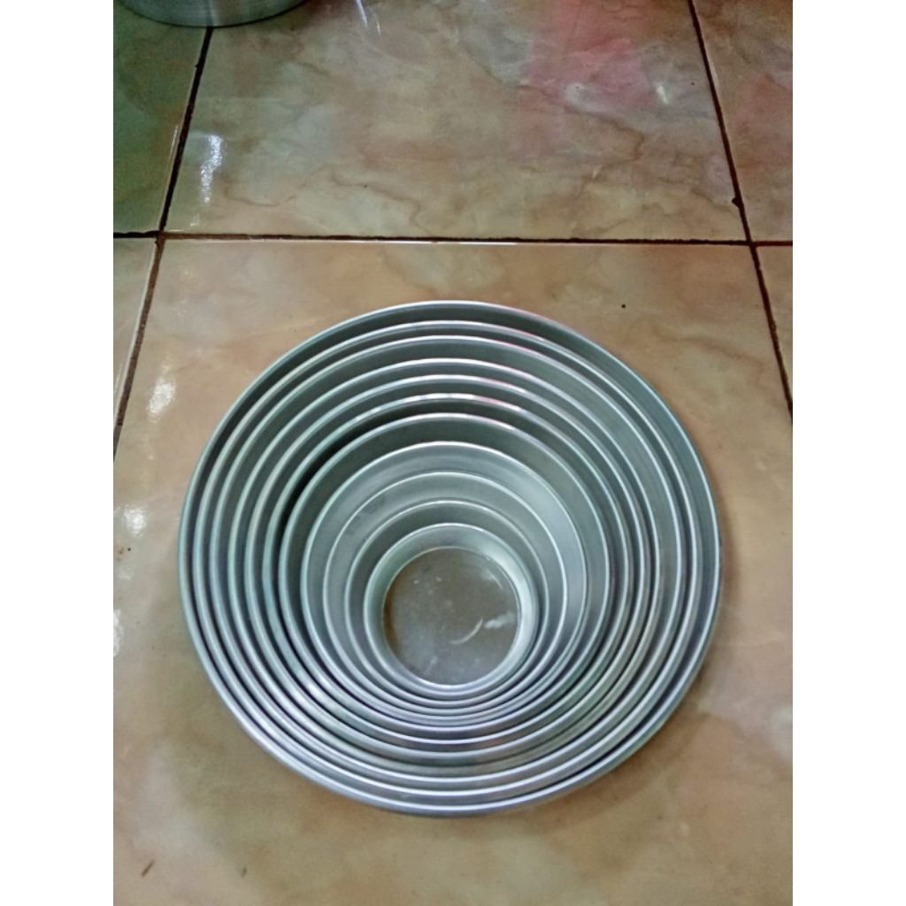 Loyang pizza atau cetakan pizza atau nampan aluminium bulat