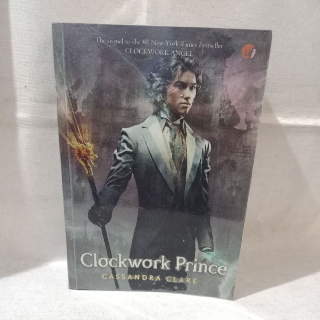 Buku Clockwork Prince -Cassandra Clare