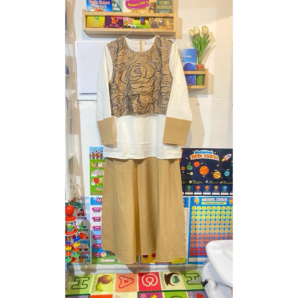 Preloved Dress muslimah tidak pasaran elegan simple rok dan outer menyatu dengan baju