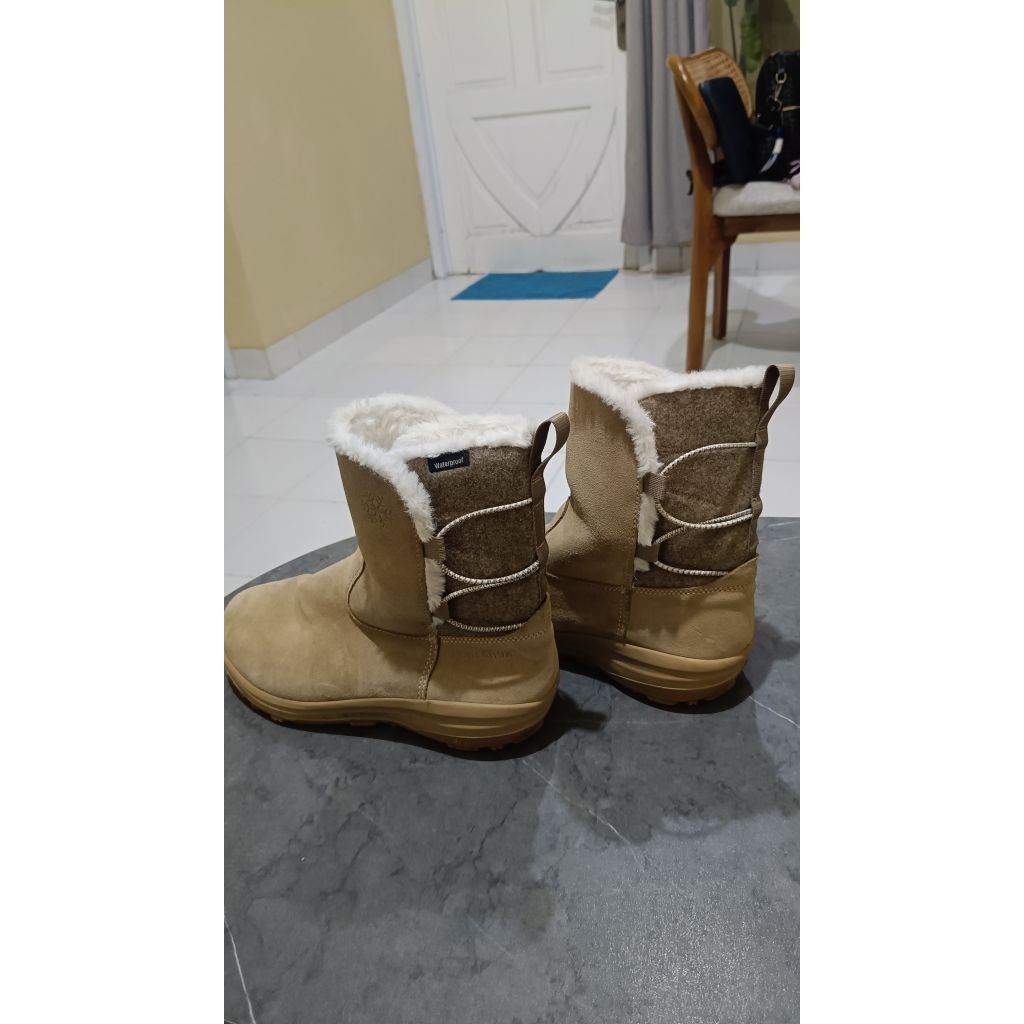 sepatu boot Decathlon winter