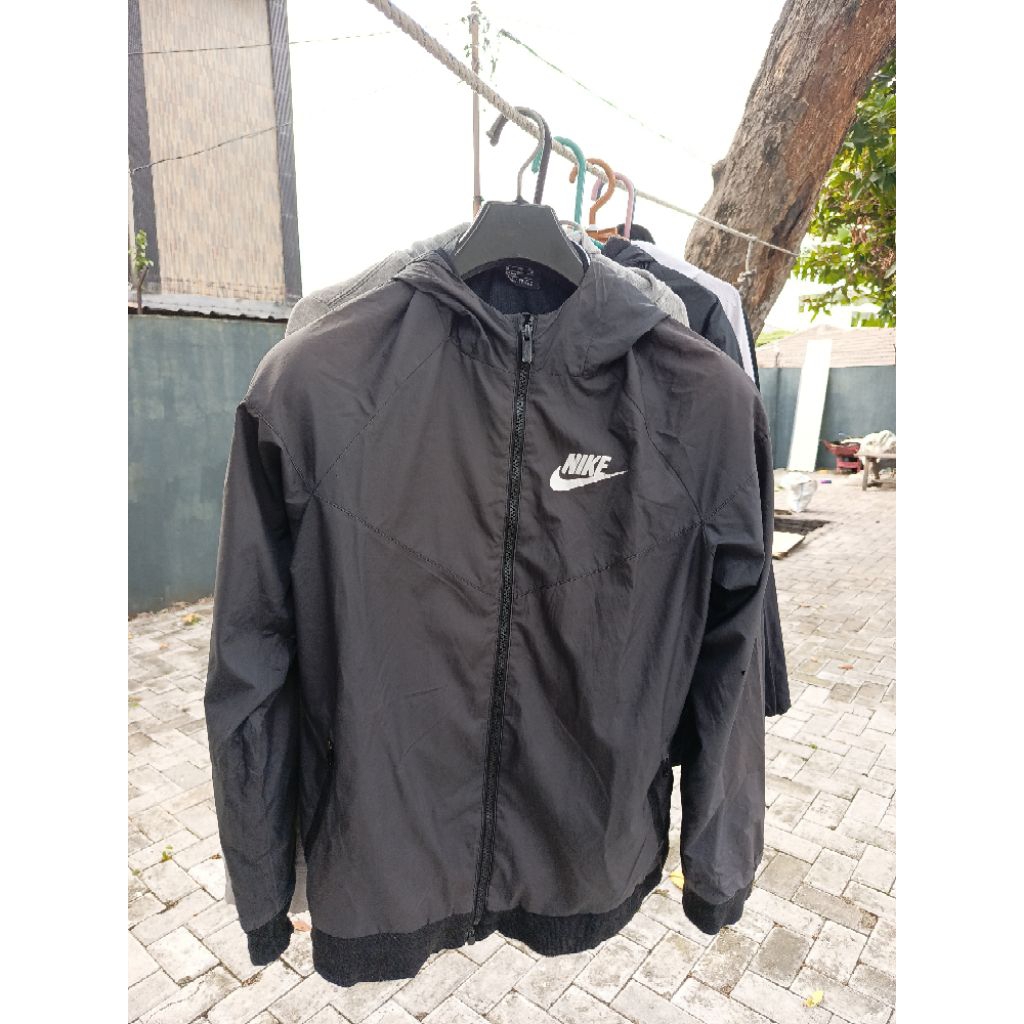 jaket Nike Second