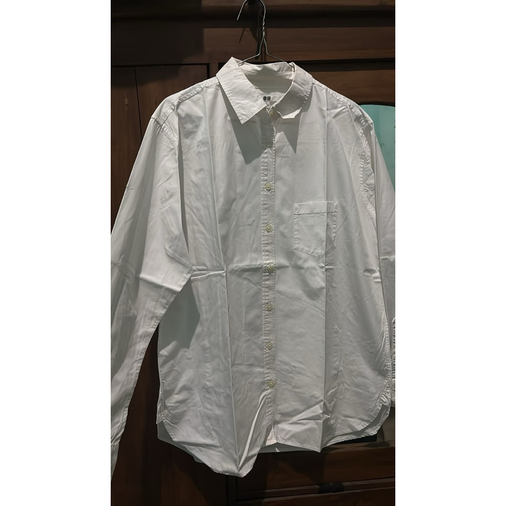 Kemeja Putih Uniqlo 002S