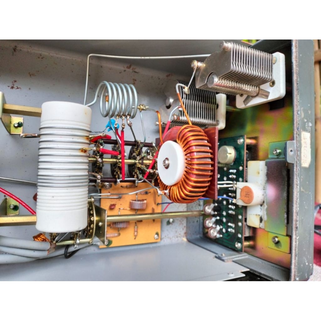 TRIO HF ANTENNA TUNER