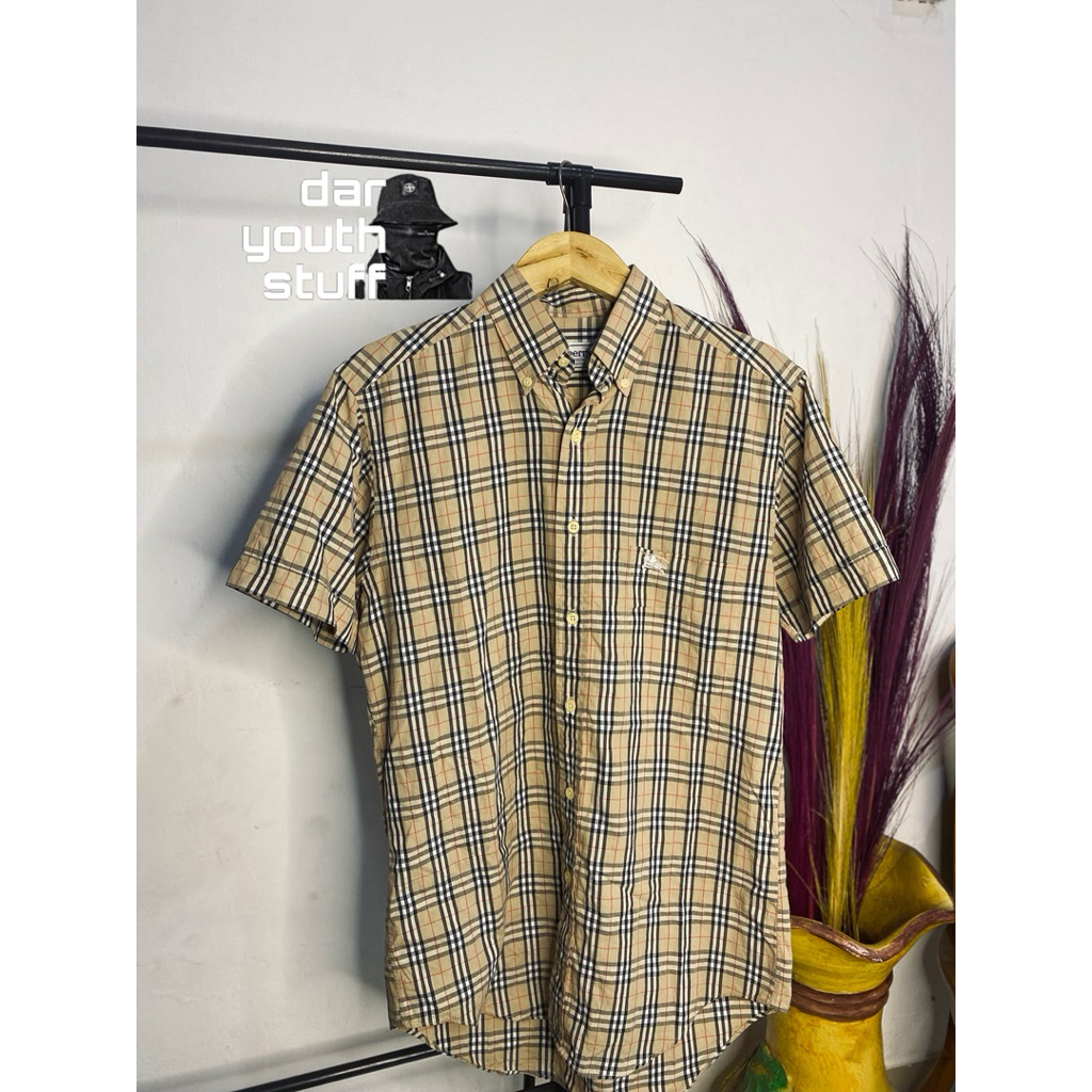Kemeja Burberry