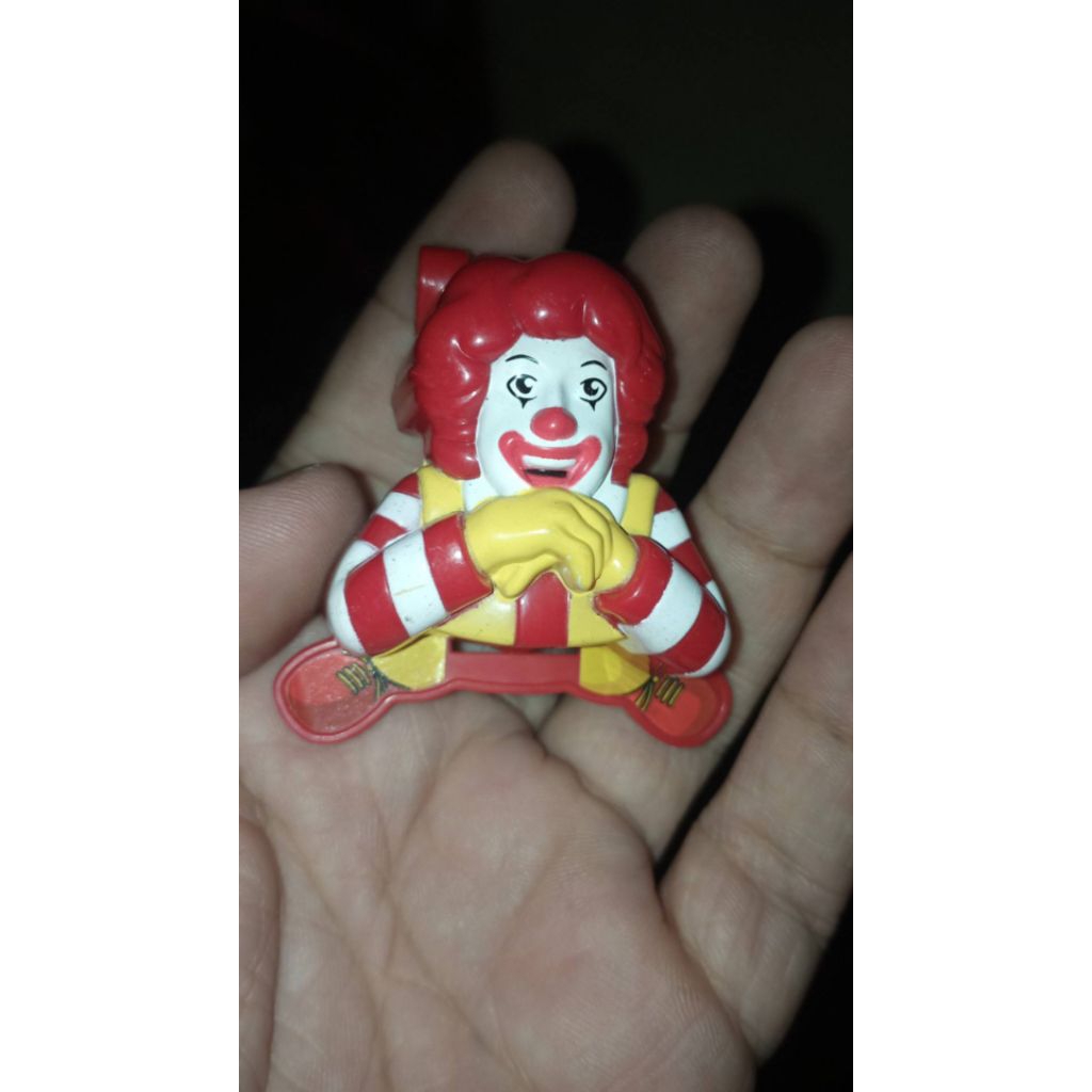 mainan penjepit ronald mcdonald rare happy meal vintage