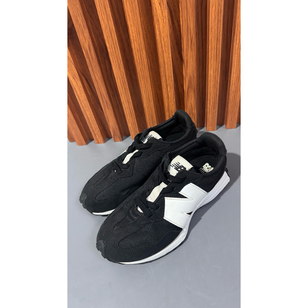 PL NEW BALANCE KIDS 327 Size 33,5 “ NO BOX “