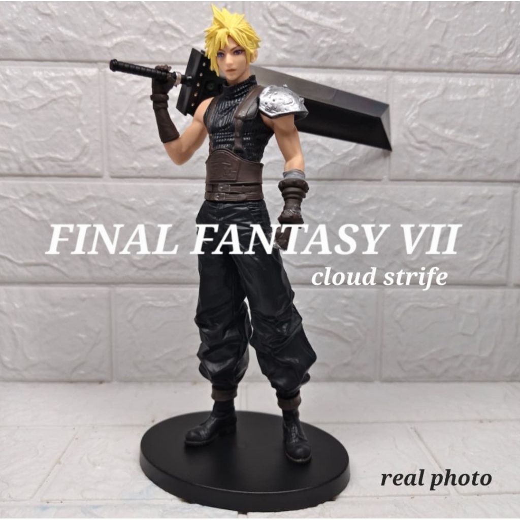 CLOUD STRIFE FINAL FANTASY VII FIGURE