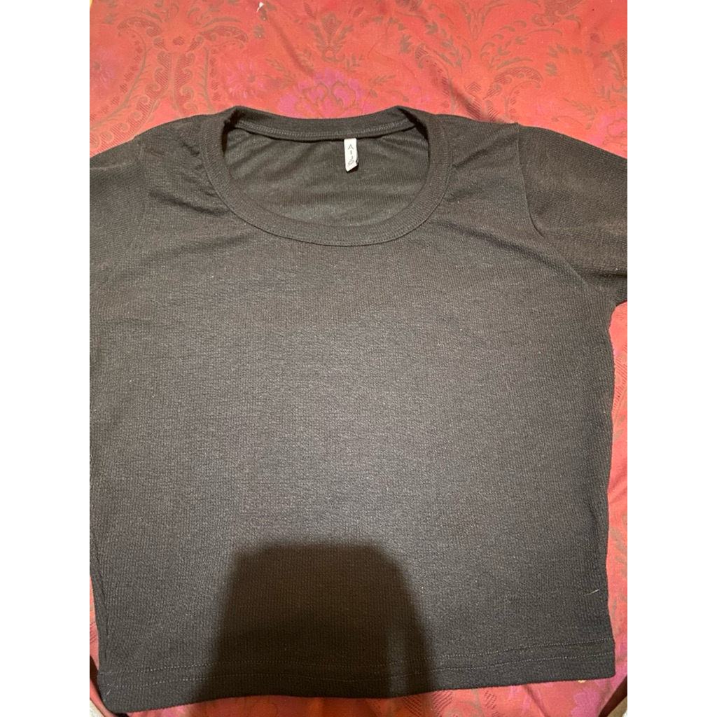 preloved AIJO| Aqilla Uneck Top