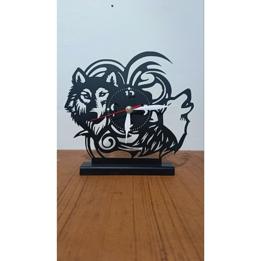 Jam Hias Motif Serigala – Dekorasi Kamar Keren