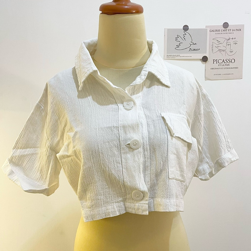 Kemeja Crop Shirt Linen Wanita Putih White Kancing Hidup Button Atasan Kantoran Kuliah Crinkle Blous