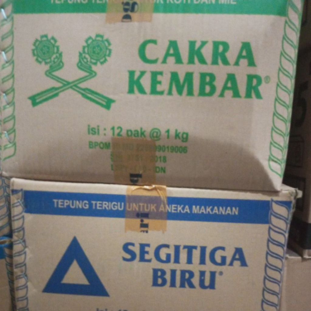 Segitiga biru 1kg tepung terigu serbaguna karton