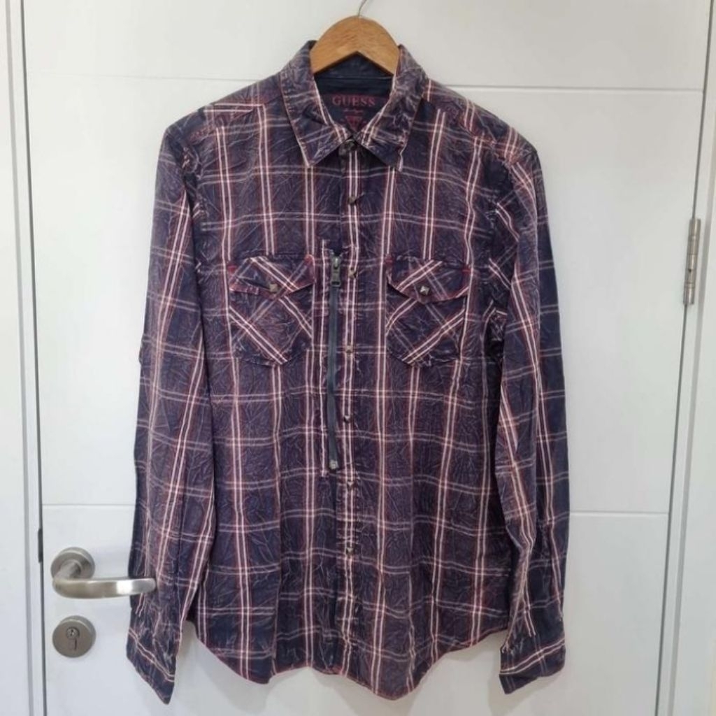 Preloved Kemeja Pria Guess Size M