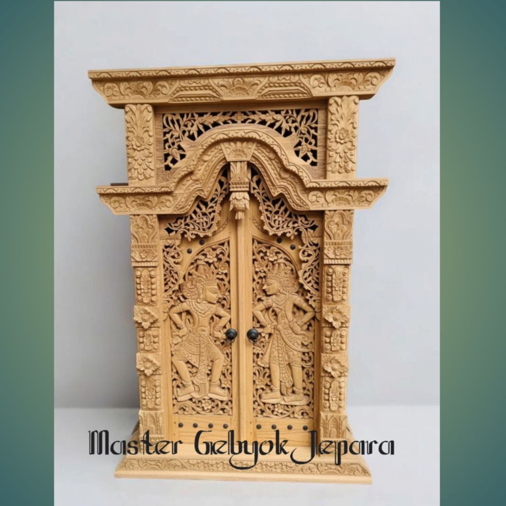 Jendela kayu jati ukir motif Jawa