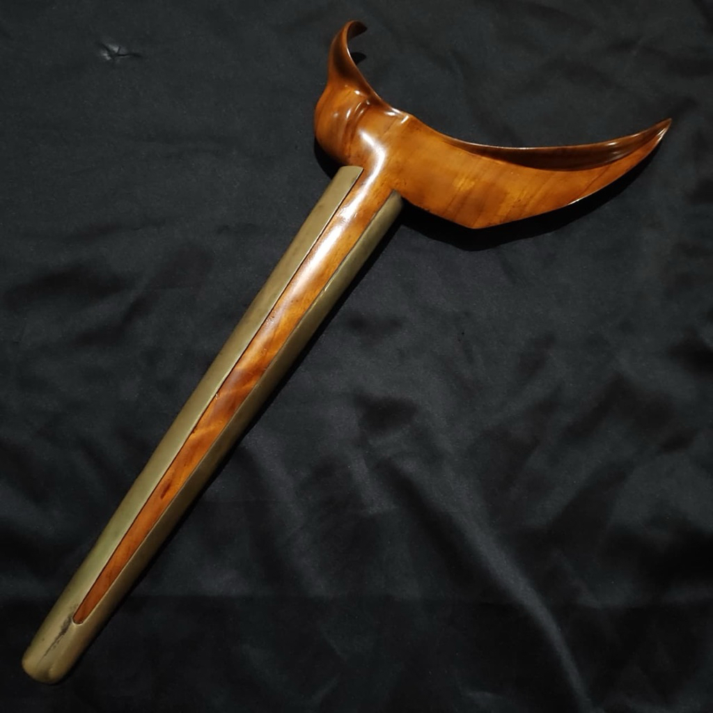 Warangka Keris Lawasan Model Ladrang Surakarta  Bahan Kayu Trembalo Aceh Gandar Iras Serat Emas