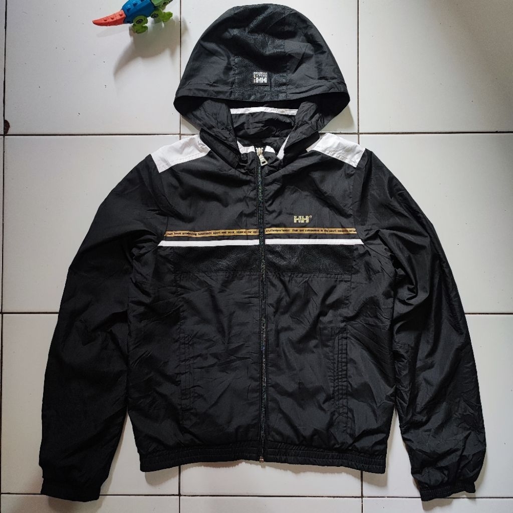 Jaket Windbreaker Outdoor Anak Remaja Perempuan HELLY HANSEN Semi Crop Original 100% Second Preloved