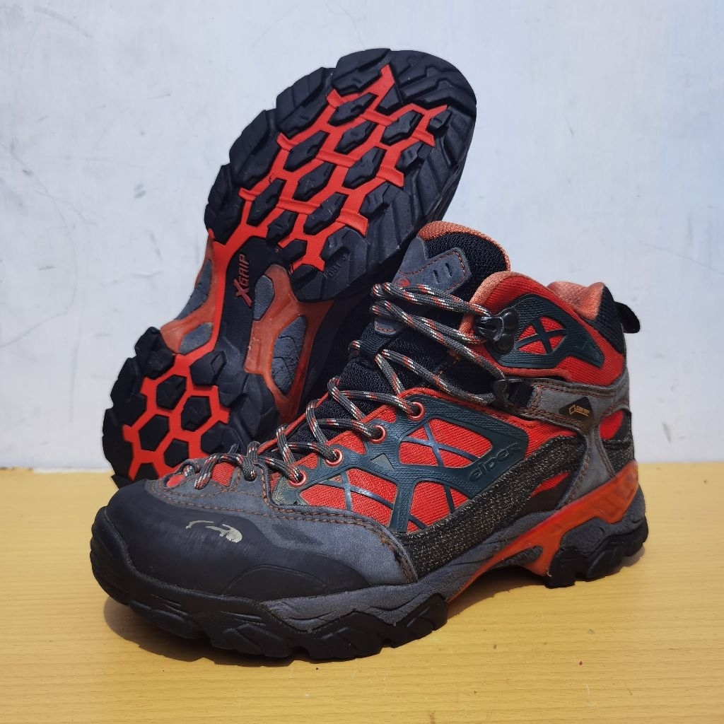 Sepatu Hiking EIDER GORE-TEX MID 37