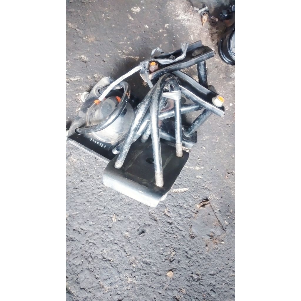 Anting Per Daun Grand Max