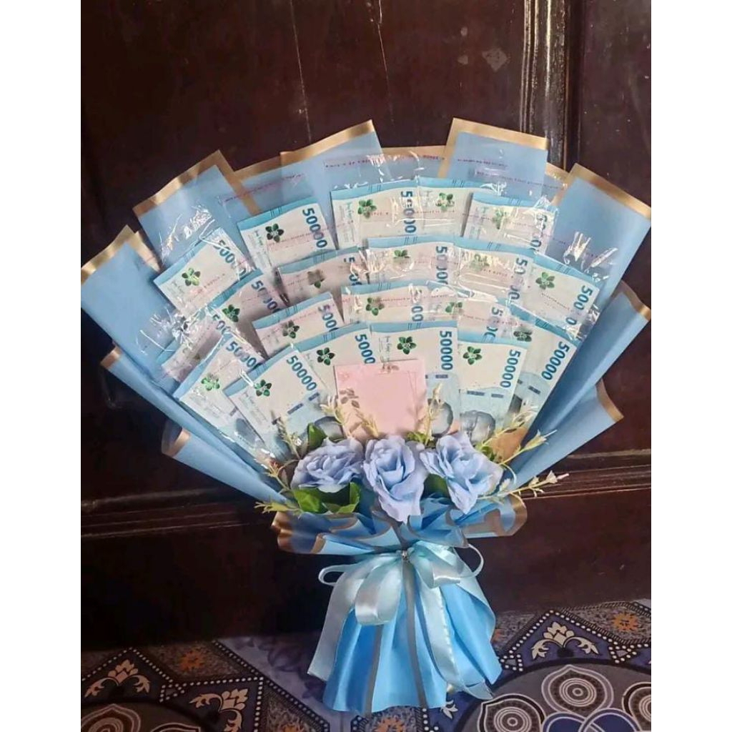 bucket uang asli pecahan 100rb & 50r bucket hadiah wisuda / ulang tahun/ aniversary dll, bisa reques