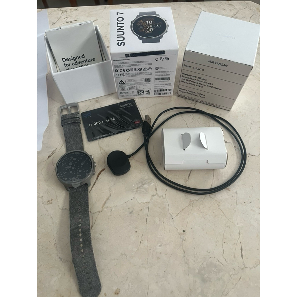 suunto 7 titanium grey limited edition. second. minus pake. semua jalan normal. dijual krn jarang di