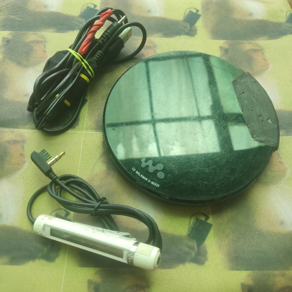 Sony D-NE820 Discman RM-MC30L remote kabel remot cd walkman D NE820 2nd bekas seken second preloved